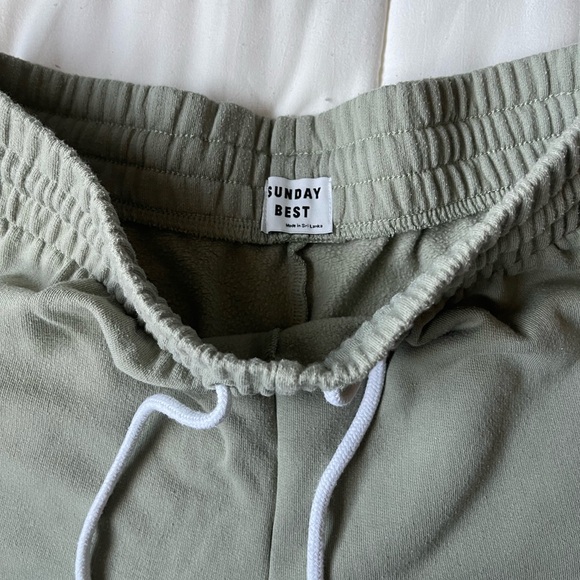 Sunday Best Shorts - Picture 2 of 5